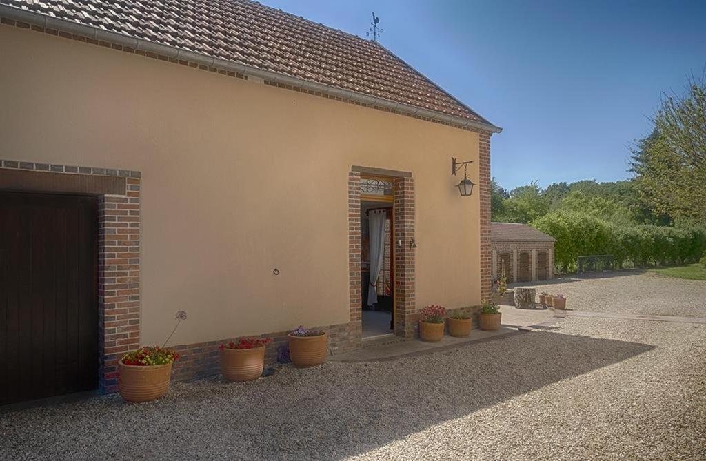 Le Logis Du Regisseur Bed & Breakfast Charny-Oree-de-Puisaye Exterior photo