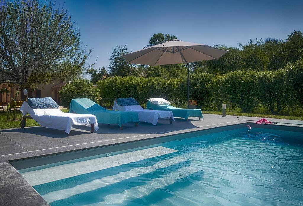 Le Logis Du Regisseur Bed & Breakfast Charny-Oree-de-Puisaye Exterior photo
